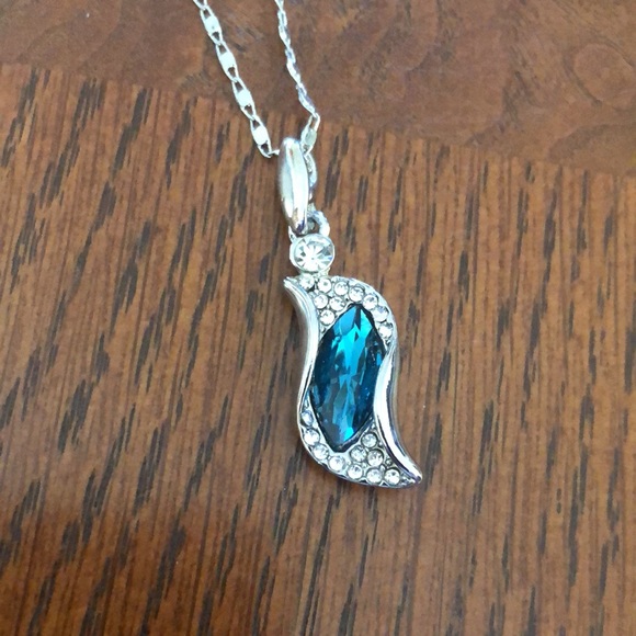 Faux blue crystal and rhinestone tear drop earrings and matching necklace - Picture 3 of 6